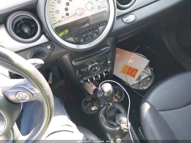 2013 MINI CLUBMAN WMWZF3C58DT489943 Photo 10