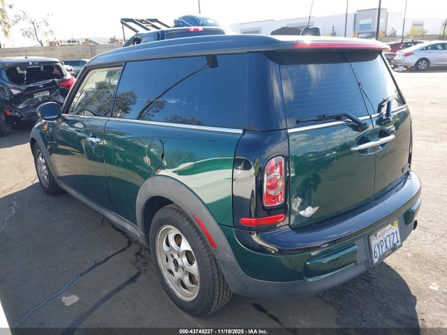 2013 MINI CLUBMAN WMWZF3C58DT489943 Photo 2
