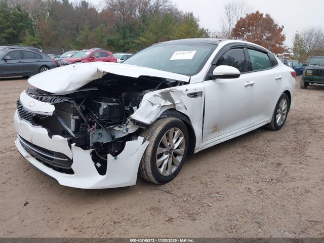 Продаж на аукціоні авто 2018 Kia Optima S, vin: 5XXGT4L3XJG233838, номер лоту: 43745372
