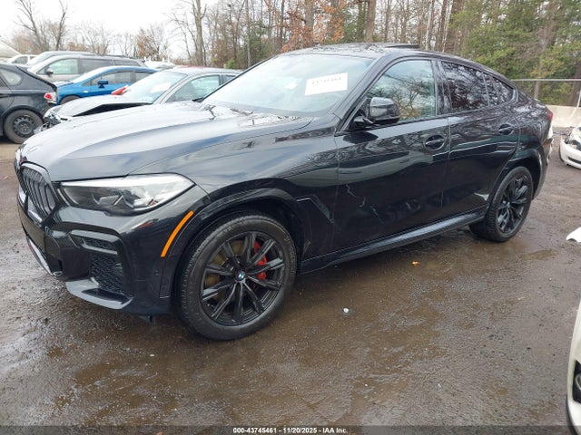 2022 BMW X6 5UXCY6C00N9K57617 Photo 1