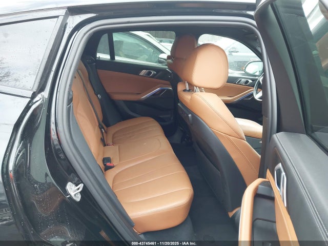 2022 BMW X6 5UXCY6C00N9K57617 Photo 7