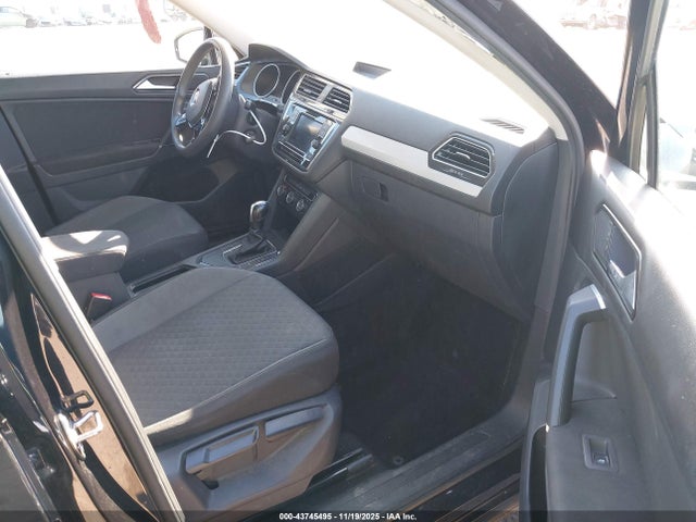 3VV1B7AX6JM079449 Volkswagen Tiguan 2.0t S