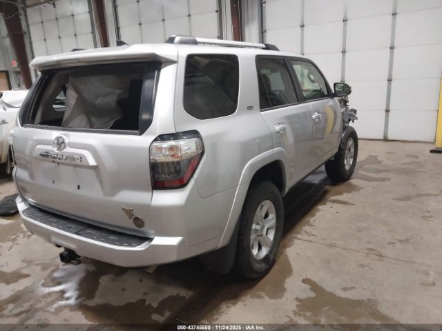 2024 TOYOTA 4RUNNER JTENU5JR6R6219846 Photo 3