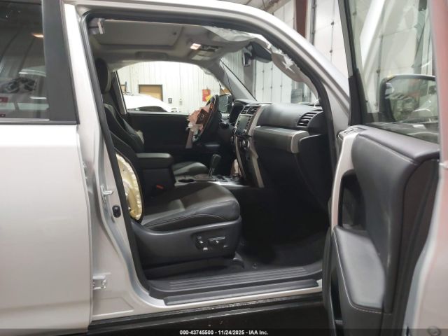 2024 TOYOTA 4RUNNER JTENU5JR6R6219846 Photo 4