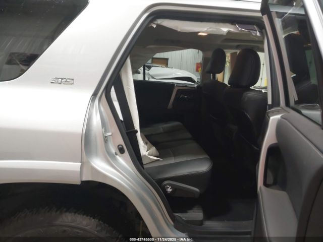 2024 TOYOTA 4RUNNER JTENU5JR6R6219846 Photo 7