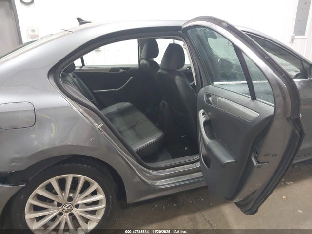 3VWD17AJ5FM262758 Volkswagen Jetta 1.8t Se