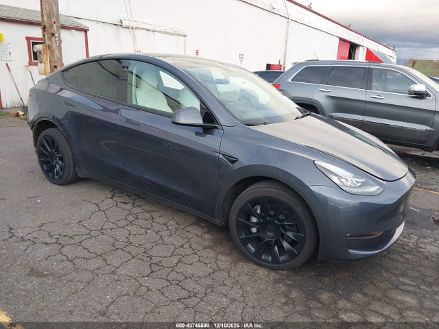 2022 TESLA MODEL Y 7SAYGDEE4NF430216 Photo 0