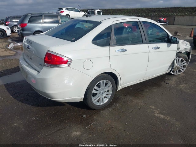 2010 FORD FOCUS 1FAHP3HN9AW174895 Photo 3