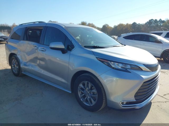 2021 TOYOTA SIENNA 5TDYRKEC1MS024687