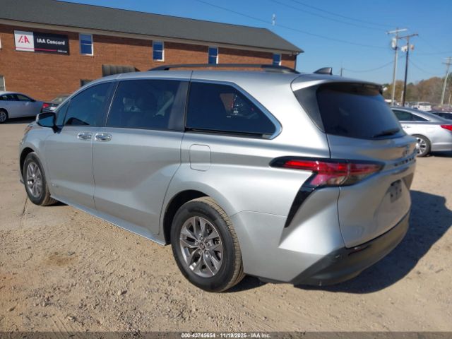 2021 TOYOTA SIENNA 5TDYRKEC1MS024687 Photo 2