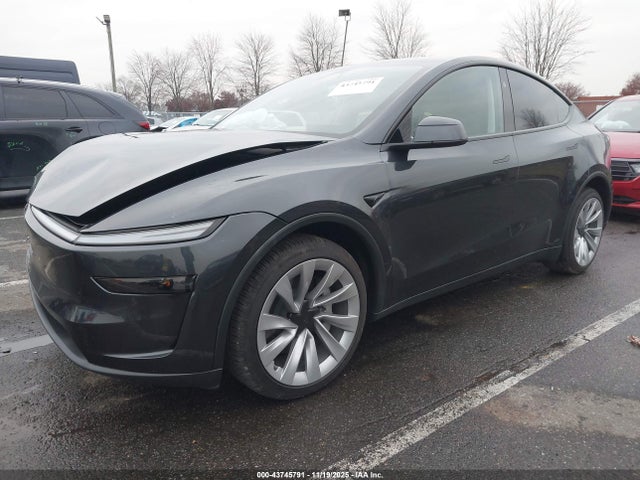 2026 TESLA MODEL Y 7SAYGDED8TF386743 Photo 1
