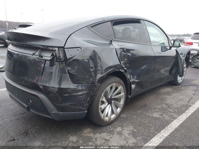 2026 TESLA MODEL Y 7SAYGDED8TF386743 Photo 3