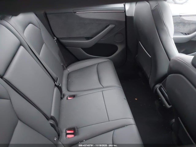 2026 TESLA MODEL Y 7SAYGDED8TF386743 Photo 7