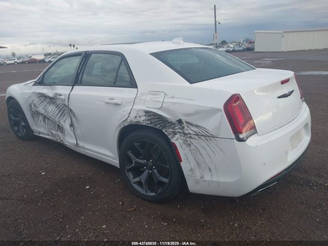2023 CHRYSLER 300 2C3CCABG4PH641036 Photo 2