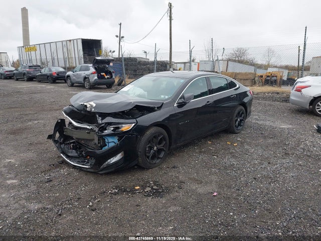 1G1ZD5ST8NF157384 Chevrolet Malibu Fwd Lt