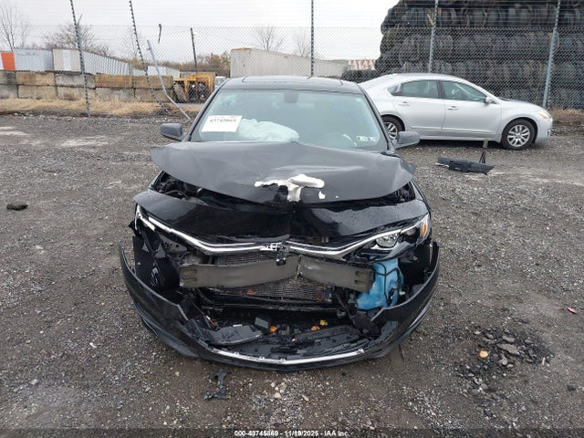 1G1ZD5ST8NF157384 Chevrolet Malibu Fwd Lt