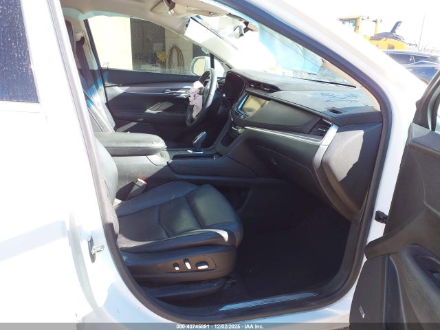 2017 CADILLAC XT5 1GYKNCRS6HZ227341 Photo 4