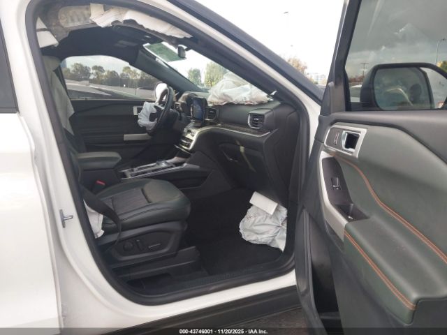2022 FORD EXPLORER 1FMSK8JH9NGB34859 Photo 4