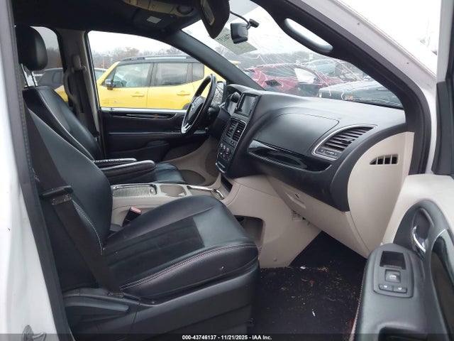 2017 Dodge Grand Caravan Sxt მანქანა იყიდება აუქციონზე, vin: 2C4RDGCG6HR818234, აუქციონის ნომერი: 43746137