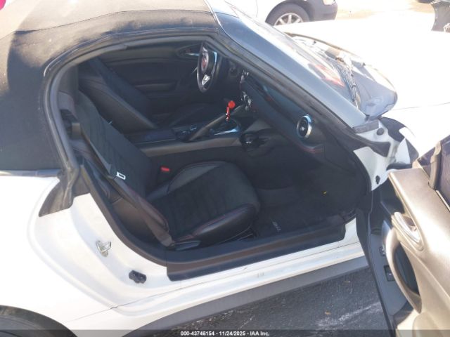 2017 FIAT 124 SPIDER JC1NFAEK2H0117723 Photo 4