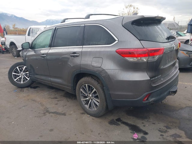 5TDJZRFH1HS520650 Toyota Highlander Xle