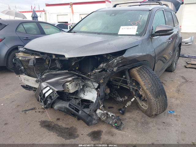 5TDJZRFH1HS520650 Toyota Highlander Xle