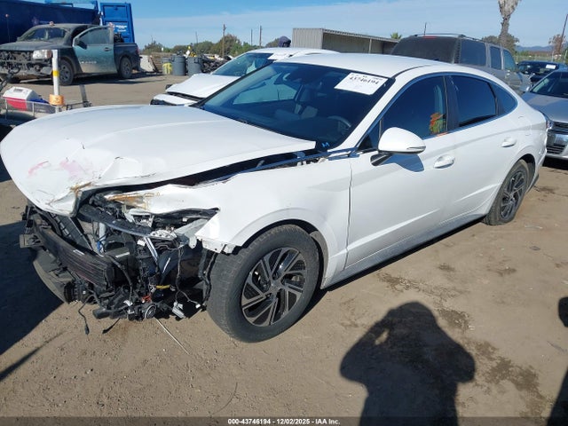 KMHL24JJ3MA029526 Hyundai Sonata Blue