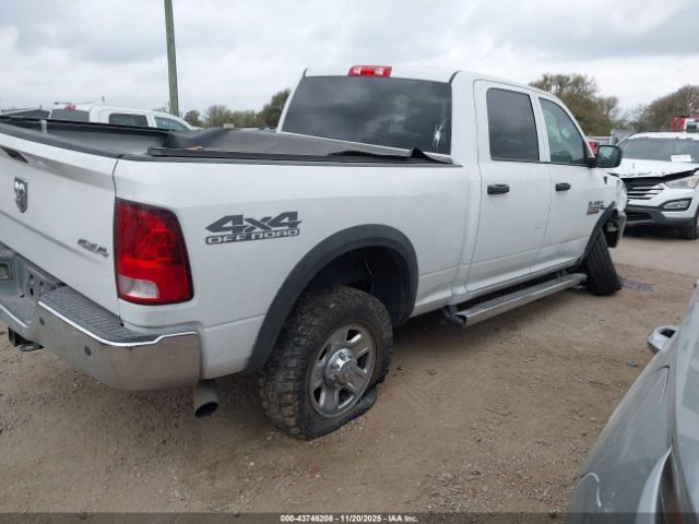 2017 RAM 2500 3C6UR5CL8HG539300 Photo 3