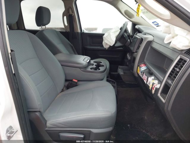 2017 RAM 2500 3C6UR5CL8HG539300 Photo 4