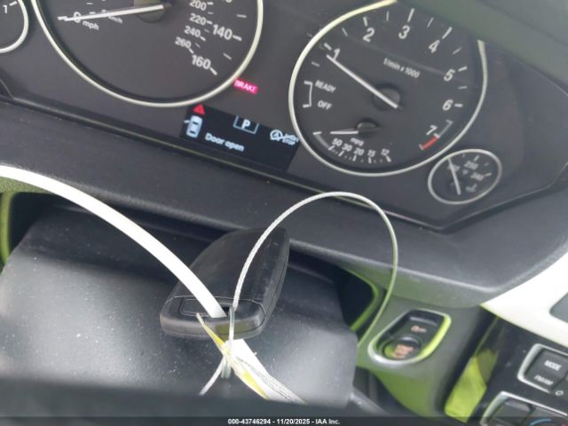 2017 BMW 320I WBA8E1G34HNU18826 Photo 10