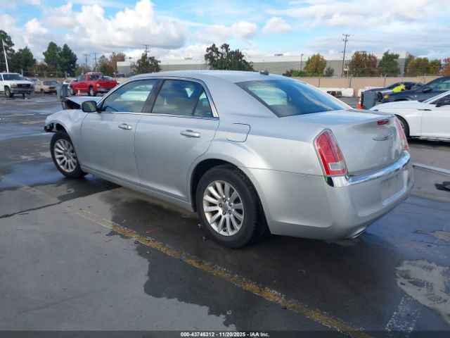 2012 CHRYSLER 300 2C3CCAAG5CH192350 Photo 2