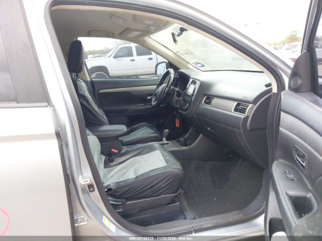 2016 MITSUBISHI OUTLANDER JA4AD3A34GZ016561 Photo 4