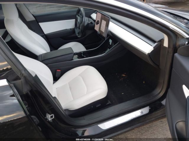 2018 TESLA MODEL 3 5YJ3E1EB6JF085444 Photo 4