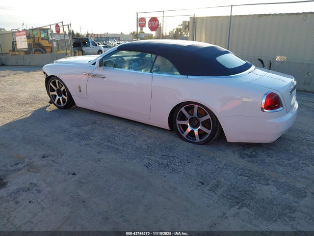 Rolls-Royce Dawn 2019 SCA666D57KU118034 Image 3