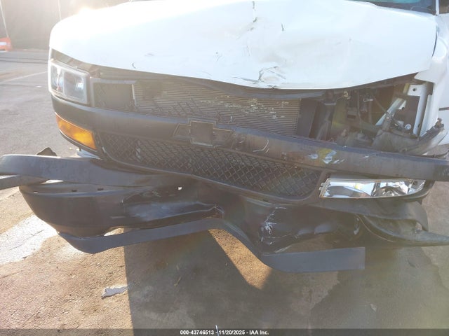 Auction sale of the 2020 Chevrolet Express Cargo Rwd 2500 Regular Wheelbase Wt, vin: 1GCWGAF16L1260073, lot number: 43746513