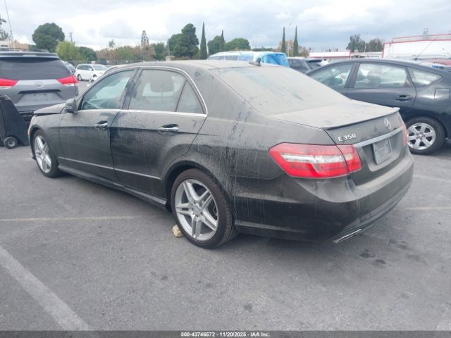 2013 MERCEDES-BENZ E 350 WDDHF5KB9DA709562 Photo 2