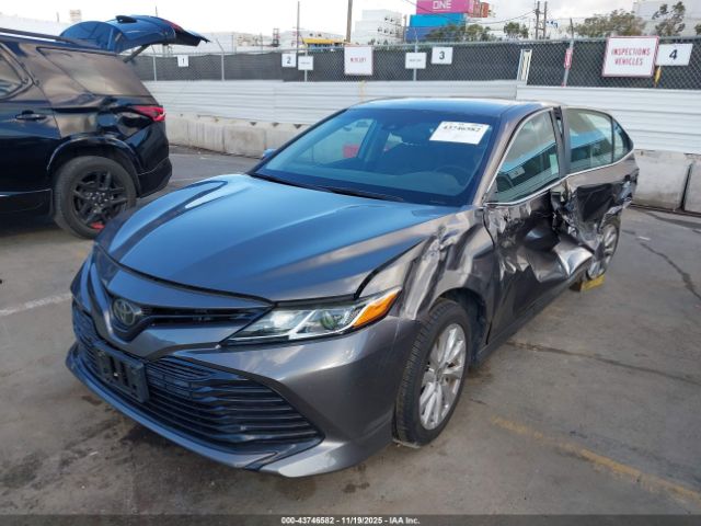 2018 TOYOTA CAMRY 4T1B11HK6JU596500 Photo 1