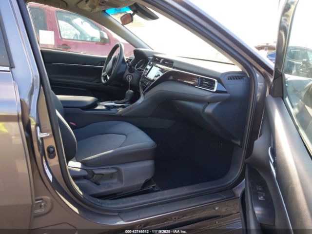 2018 TOYOTA CAMRY 4T1B11HK6JU596500 Photo 4