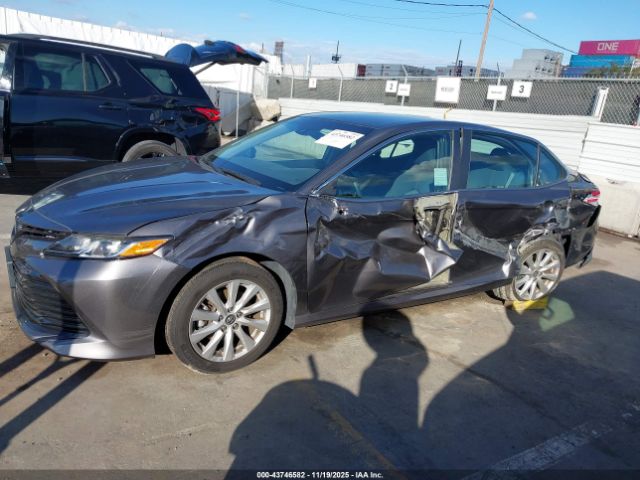 2018 TOYOTA CAMRY 4T1B11HK6JU596500 Photo 5