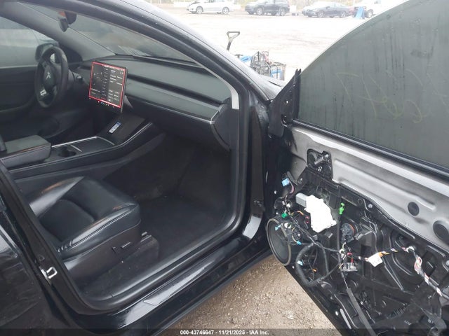 2021 TESLA MODEL Y 5YJYGDEF5MF258833 Photo 4