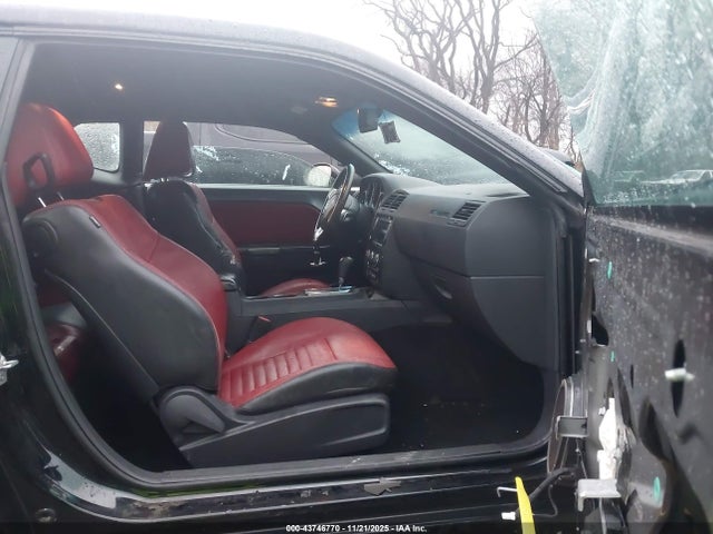 43746770 :رقم المزاد ، 2C3CDYAG0EH115314 vin ، 2014 Dodge Challenger Sxt Plus مزاد بيع