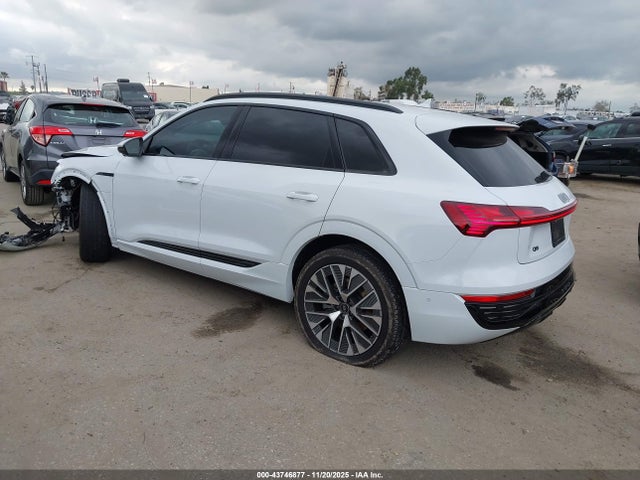 2024 AUDI Q8 E-TRON WA15AAGE5RB049393 Photo 2
