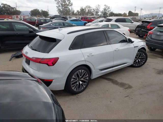 2024 AUDI Q8 E-TRON WA15AAGE5RB049393 Photo 3