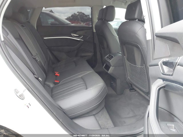 2024 AUDI Q8 E-TRON WA15AAGE5RB049393 Photo 7