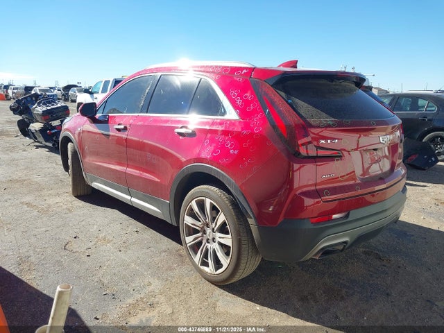 2019 CADILLAC XT4 1GYFZDR45KF135806 Photo 2