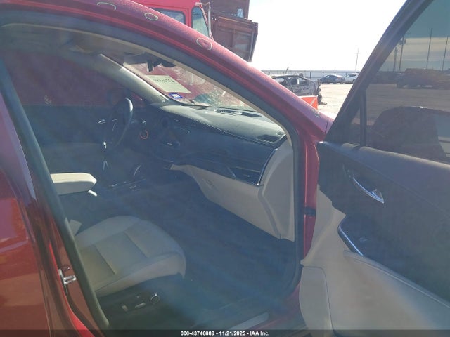 2019 CADILLAC XT4 1GYFZDR45KF135806 Photo 4