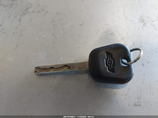 1GCVKREC1JZ120135 Chevrolet Silverado 1500 2lt