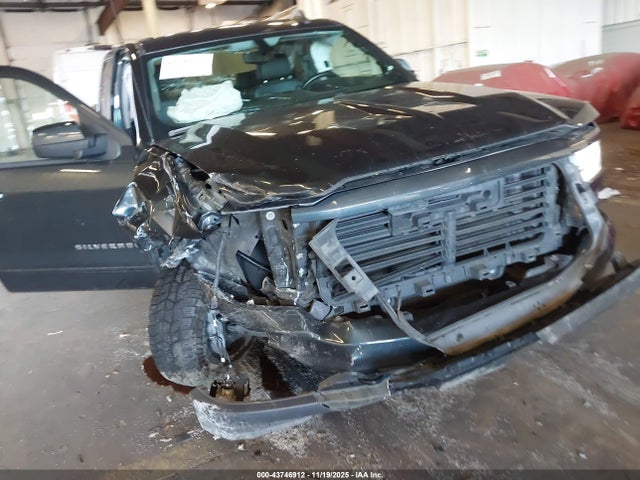 1GCVKREC1JZ120135 Chevrolet Silverado 1500 2lt
