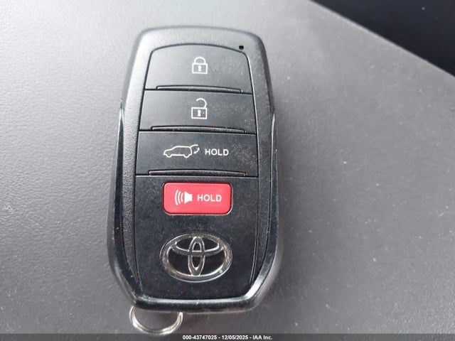 JTDACAAU7R3044978 Toyota Prius Limited