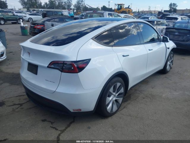 2024 TESLA MODEL Y 7SAYGDEE2RF063709 Photo 3